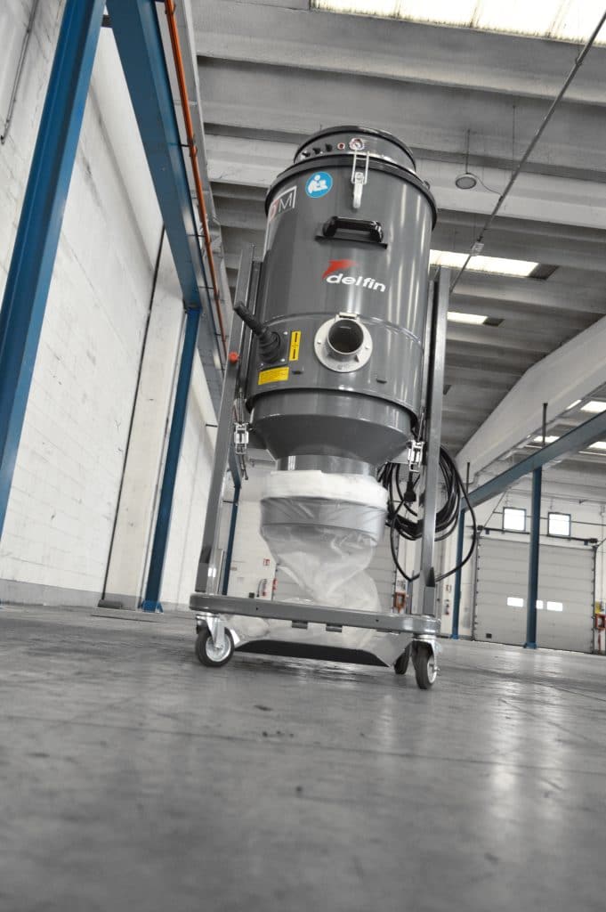 DM3BLP single-phase Delfin industrial vacuum with Endless Bag collection system for fine dusts