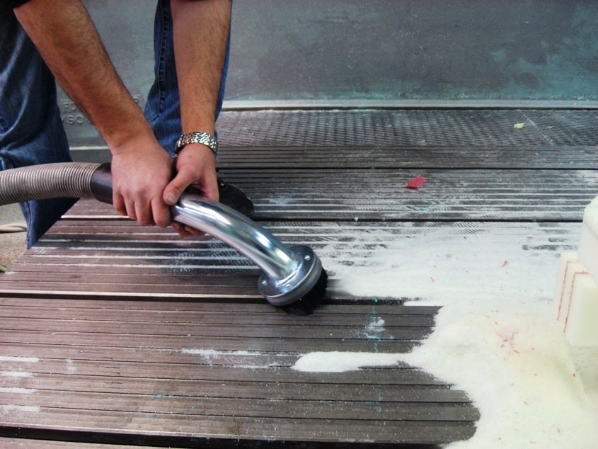 Vacuuming of plastic dust industrial application